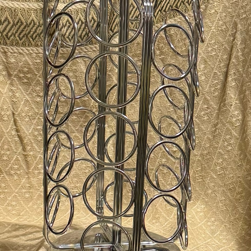 Keureg K-Kup Karousel 36 K-Kup Holder Gently Used Crome Colored